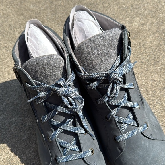 Aravon Women's Rev Stridarc Waterproof Low Boots - Picture 11 of 11